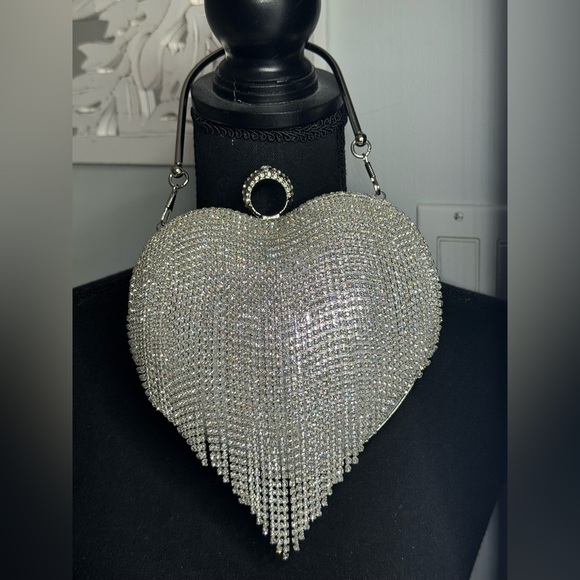 Elegant Silver & Crystal Heart-Shaped Evening Bag - Picture 5 of 5